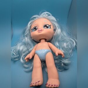 Na! Na! Na! Surprise Glam Series Ari Prism Blue Hair Fashion Doll
